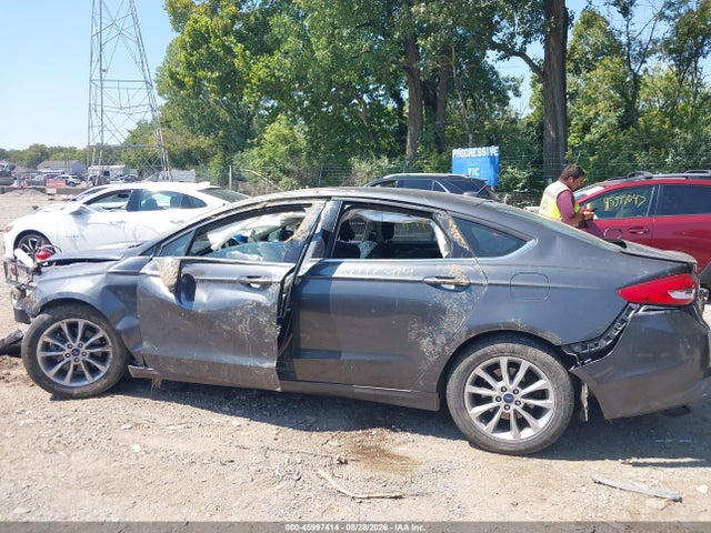2017 Ford Fusion Se მანქანა იყიდება აუქციონზე, vin: 3FA6P0H74HR125818, აუქციონის ნომერი: 45997414