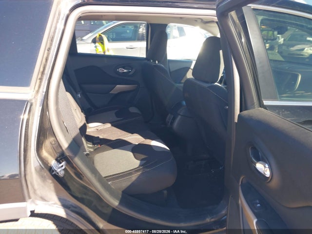 Jeep Cherokee Latitude 4x4 2018 1C4PJMCB7JD528578 Image 8