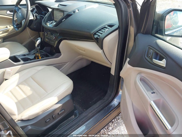 45997486 :رقم المزاد ، 1FMCU9J98JUC44259 vin ، 2018 Ford Escape Titanium مزاد بيع