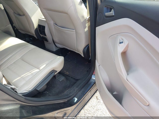45997486 :رقم المزاد ، 1FMCU9J98JUC44259 vin ، 2018 Ford Escape Titanium مزاد بيع
