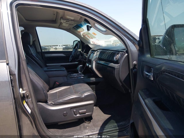 45997514 :رقم المزاد ، 5TFGW5F12GX201653 vin ، 2016 Toyota Tundra Platinum 5.7l V8 مزاد بيع