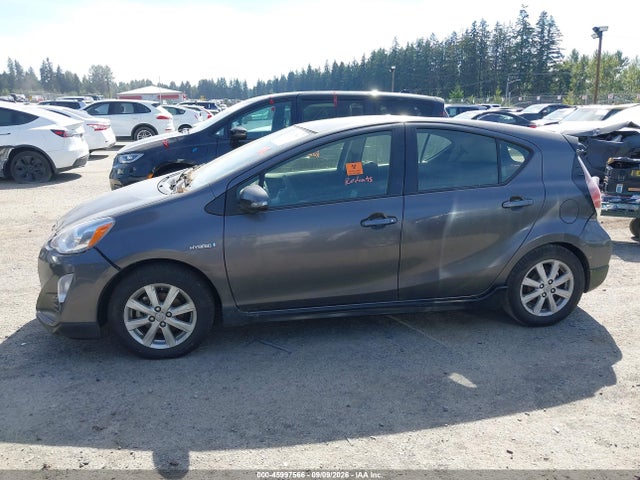 Toyota Prius C Two 2017 JTDKDTB31H1595887 Image 14