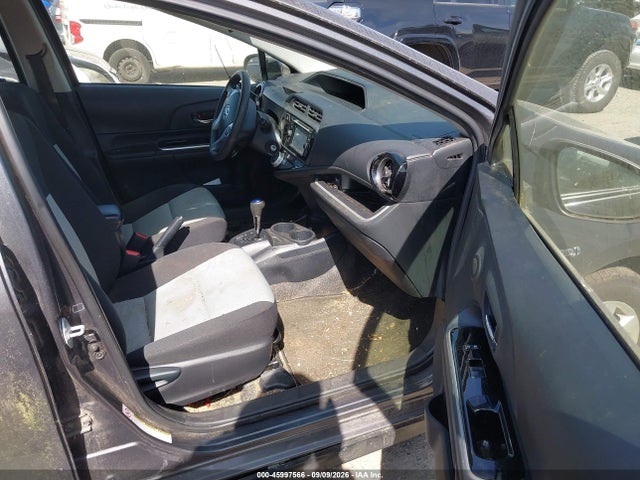 Toyota Prius C Two 2017 JTDKDTB31H1595887 Image 5