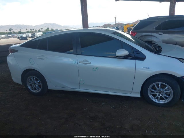 2016 Toyota Prius Two Eco მანქანა იყიდება აუქციონზე, vin: JTDKARFUXG3500969, აუქციონის ნომერი: 45997588