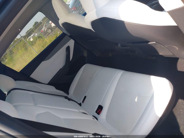2026 Tesla Model Y All-wheel Drive/long Range Launch Series/premium All-wheel Drive მანქანა იყიდება აუქციონზე, vin: 7SAYGDEE4TA443185, აუქციონის ნომერი: 45997612