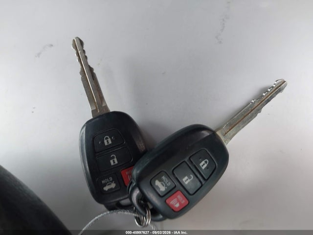 2T1BURHE5HC807584 Toyota COROLLA LE