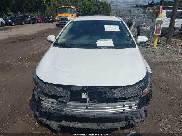 45997865 :رقم المزاد ، JTDEPMAE4NJ197100 vin ، 2022 Toyota Corolla Le مزاد بيع