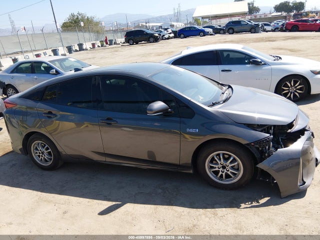 Toyota Prius Prime Plus 2018 JTDKARFP2J3079900 Image 14