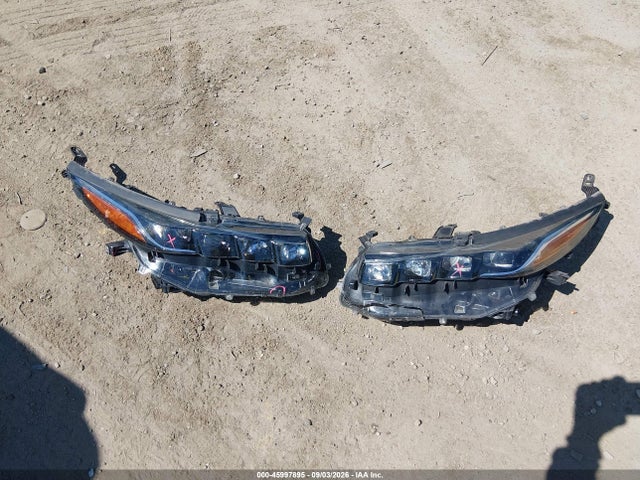 Toyota Prius Prime Plus 2018 JTDKARFP2J3079900 Image 12