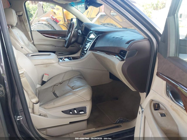 Продаж на аукціоні авто 2015 Cadillac Escalade Luxury, vin: 1GYS3MKJ7FR535130, номер лоту: 45997948