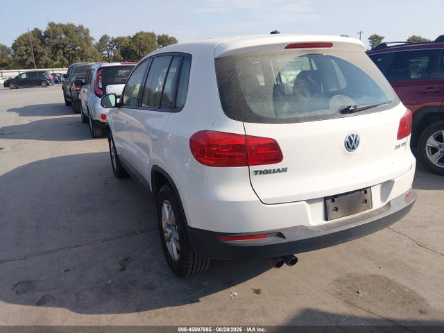 2013 Volkswagen Tiguan S მანქანა იყიდება აუქციონზე, vin: WVGAV7AX6DW540073, აუქციონის ნომერი: 45997985