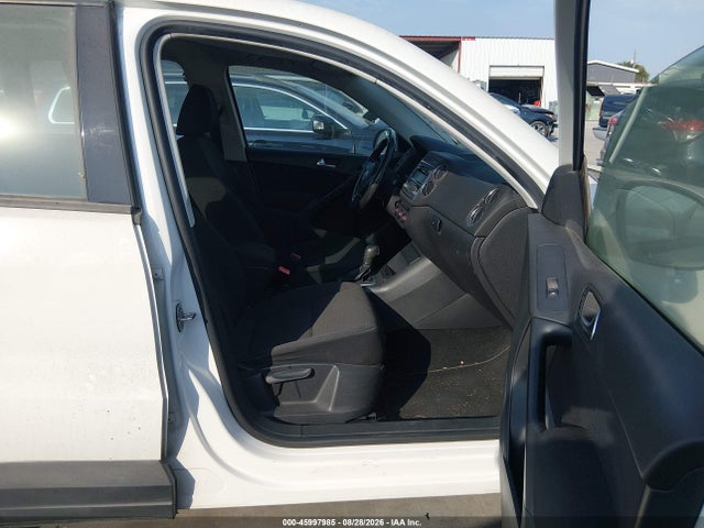 2013 Volkswagen Tiguan S მანქანა იყიდება აუქციონზე, vin: WVGAV7AX6DW540073, აუქციონის ნომერი: 45997985