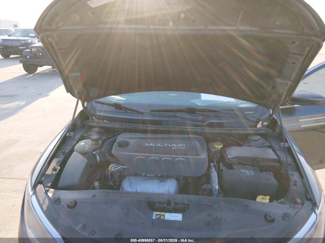 1C3CCCAB2GN120938 Chrysler 200 Limited