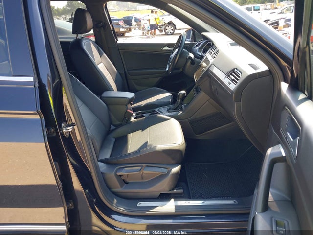 45998064 :رقم المزاد ، 3VV3B7AX8JM139028 vin ، 2018 Volkswagen Tiguan 2.0t Se/2.0t Sel مزاد بيع