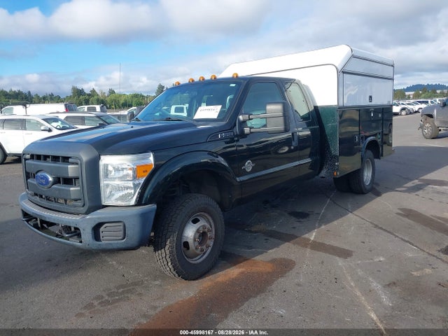 Ford F-350 Chassis Xl 2015 1FD8X3HT6FEA78028 Image 2
