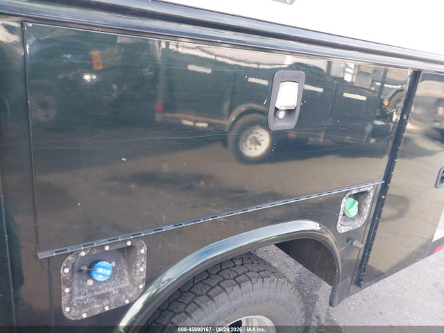 Ford F-350 Chassis Xl 2015 1FD8X3HT6FEA78028 Image 12