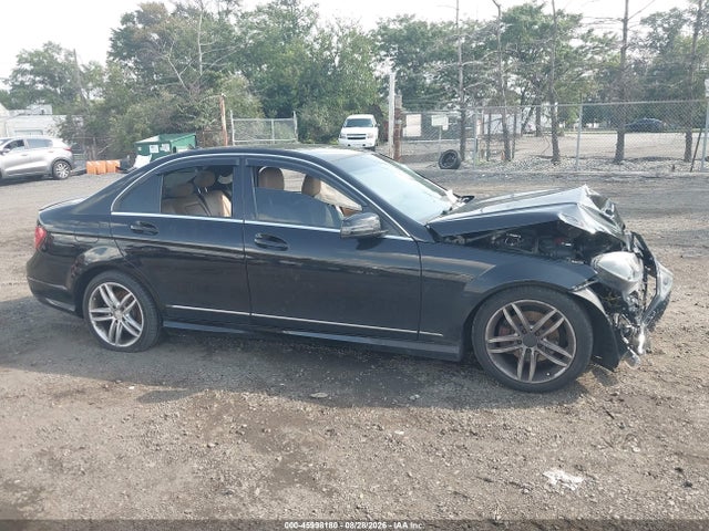 Продажа на аукционе авто 2012 Mercedes-benz C 300 Luxury 4matic/sport 4matic, vin: WDDGF8BB6CA684440, номер лота: 45998180