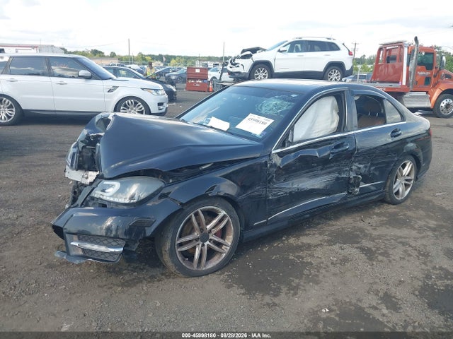 Продажа на аукционе авто 2012 Mercedes-benz C 300 Luxury 4matic/sport 4matic, vin: WDDGF8BB6CA684440, номер лота: 45998180