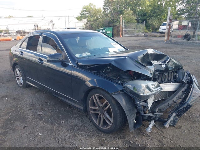 Продажа на аукционе авто 2012 Mercedes-benz C 300 Luxury 4matic/sport 4matic, vin: WDDGF8BB6CA684440, номер лота: 45998180