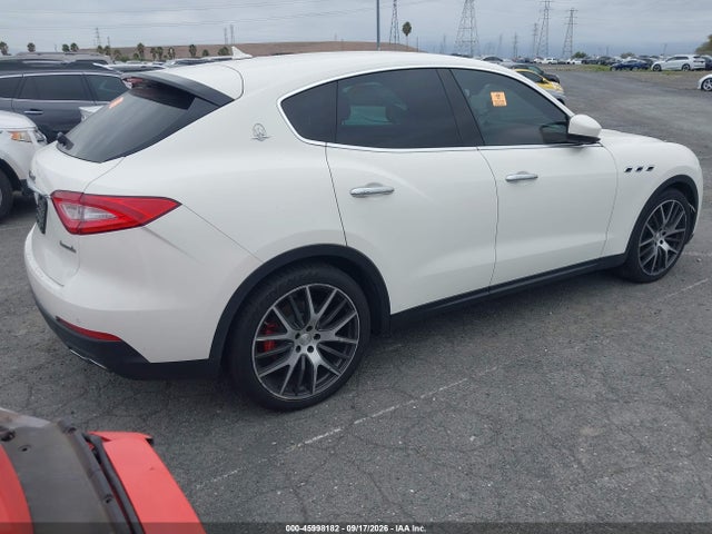 Maserati Levante 2017 ZN661XUAXHX243822 Image 4