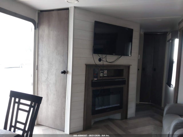 Продаж на аукціоні авто 2020 Forest River Salem Travel Trailer, vin: 4X4TSMD22LA326658, номер лоту: 45998307
