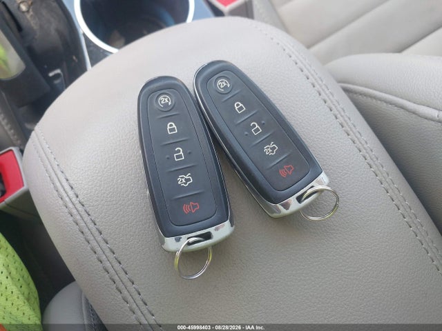45998403 :رقم المزاد ، 1FMCU0J94GUA74244 vin ، 2016 Ford Escape Titanium مزاد بيع