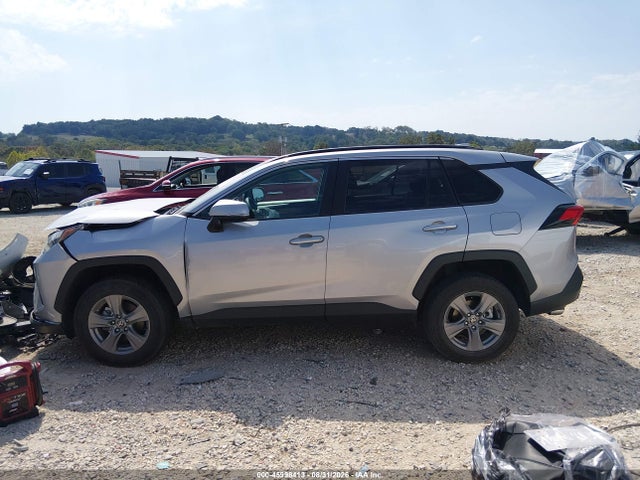 2T3W1RFV0RW316411 Toyota Rav4 Xle