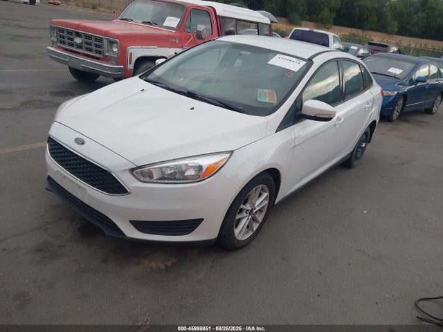 Ford FOCUS SE 2015 1FADP3F25FL202630 Image 2