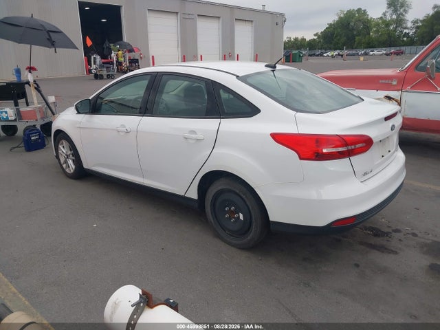 Ford FOCUS SE 2015 1FADP3F25FL202630 Image 3