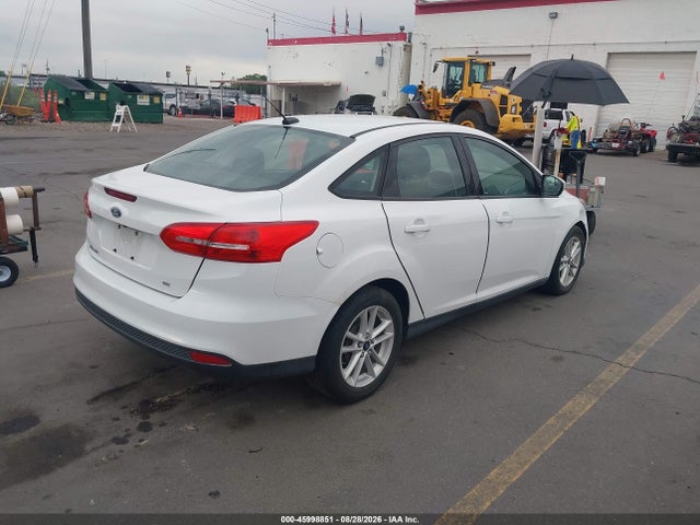 Ford FOCUS SE 2015 1FADP3F25FL202630 Image 4