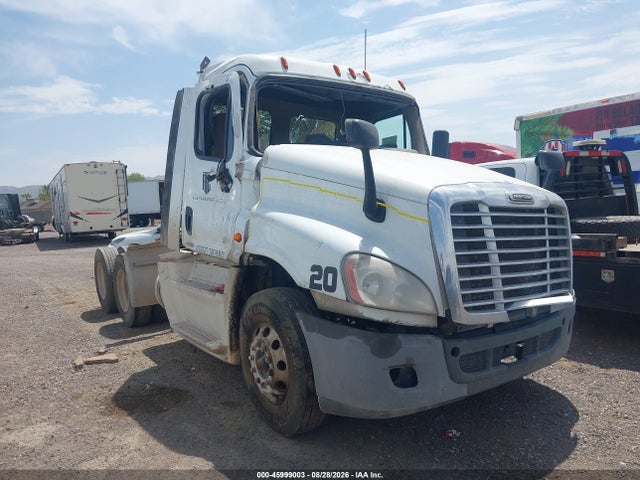 Продажа на аукционе авто 2018 Freightliner Cascadia 125, vin: 3AKJGEDR1JDJX4330, номер лота: 45999003