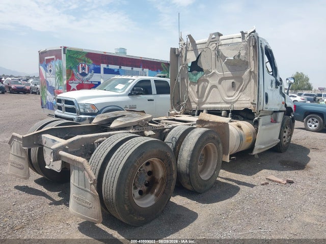 Продажа на аукционе авто 2018 Freightliner Cascadia 125, vin: 3AKJGEDR1JDJX4330, номер лота: 45999003