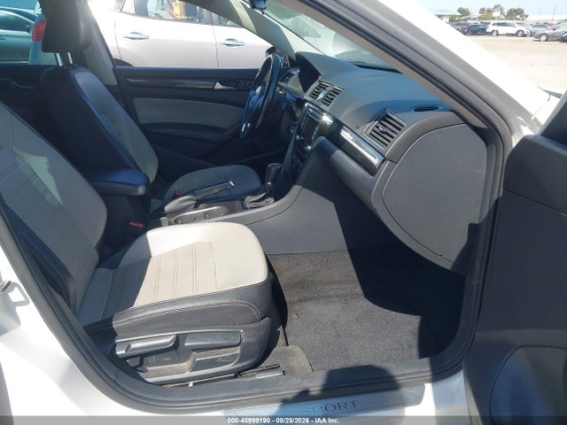 1VWBT7A31FC037306 Volkswagen Passat 1.8t Sport