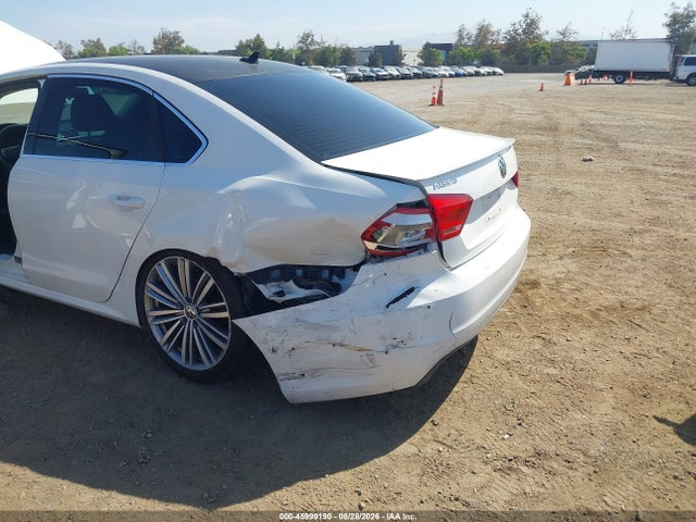 1VWBT7A31FC037306 Volkswagen Passat 1.8t Sport