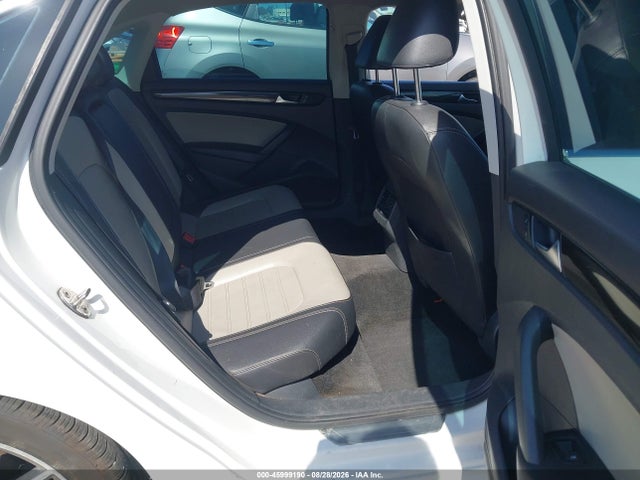 1VWBT7A31FC037306 Volkswagen Passat 1.8t Sport