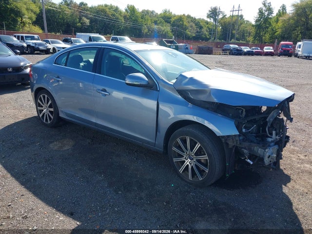 2018 Volvo S60 Inscription T5 მანქანა იყიდება აუქციონზე, vin: LYV402TKXJB172292, აუქციონის ნომერი: 45999342