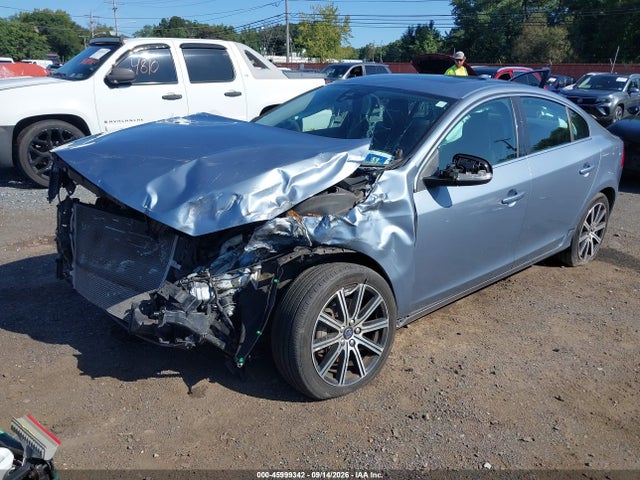 2018 Volvo S60 Inscription T5 მანქანა იყიდება აუქციონზე, vin: LYV402TKXJB172292, აუქციონის ნომერი: 45999342