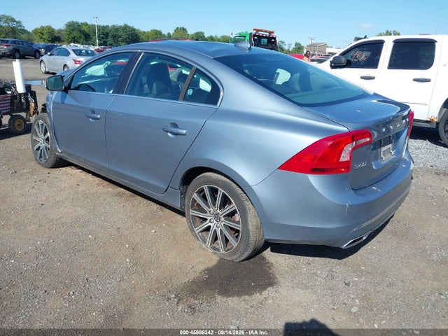 2018 Volvo S60 Inscription T5 მანქანა იყიდება აუქციონზე, vin: LYV402TKXJB172292, აუქციონის ნომერი: 45999342