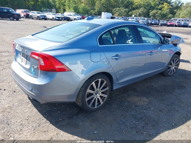 2018 Volvo S60 Inscription T5 მანქანა იყიდება აუქციონზე, vin: LYV402TKXJB172292, აუქციონის ნომერი: 45999342