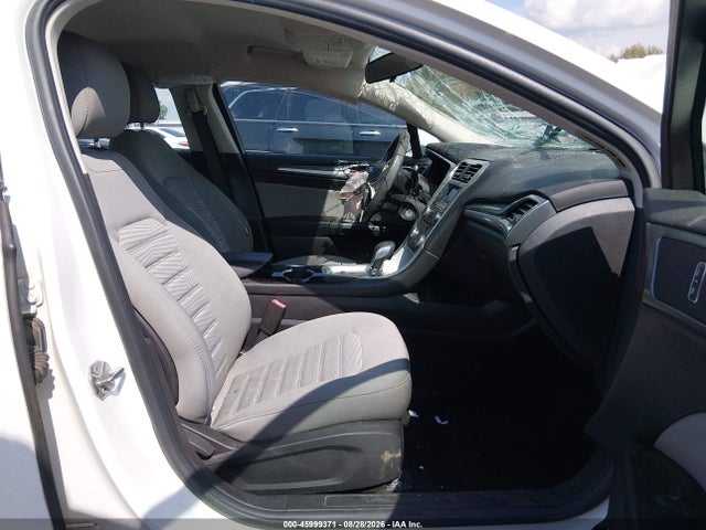 Продаж на аукціоні авто 2016 Ford Fusion S, vin: 3FA6P0G7XGR269258, номер лоту: 45999371