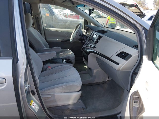 Aukcja sprzedaży 2011 Toyota Sienna Le V6, vin: 5TDKK3DC1BS132256, numer aukcji: 45999403