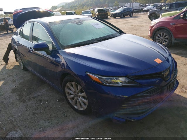 Продаж на аукціоні авто 2018 Toyota Camry Le, vin: 4T1B11HK9JU669584, номер лоту: 45999547