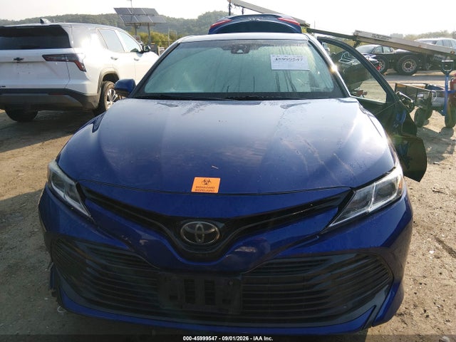 Продаж на аукціоні авто 2018 Toyota Camry Le, vin: 4T1B11HK9JU669584, номер лоту: 45999547