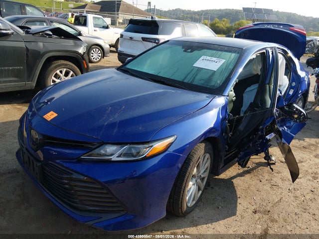 Продаж на аукціоні авто 2018 Toyota Camry Le, vin: 4T1B11HK9JU669584, номер лоту: 45999547