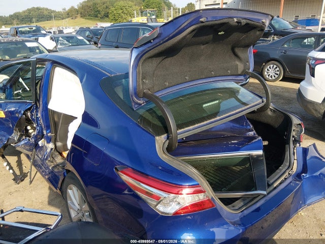 Продаж на аукціоні авто 2018 Toyota Camry Le, vin: 4T1B11HK9JU669584, номер лоту: 45999547