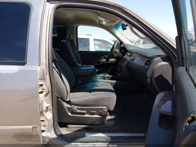 Продаж на аукціоні авто 2008 Chevrolet Tahoe Lt, vin: 1GNFK130X8J219695, номер лоту: 45999641
