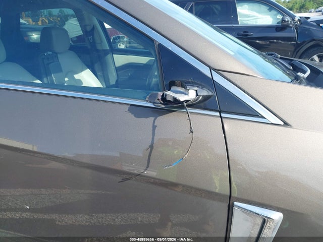 3GYFNAE32FS607758 Cadillac Srx Standard