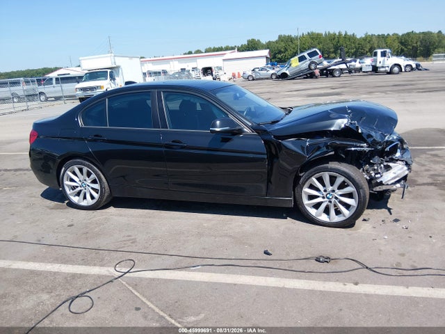 45999691 :رقم المزاد ، WBA8A9C53JAD26933 vin ، 2018 Bmw 320i مزاد بيع