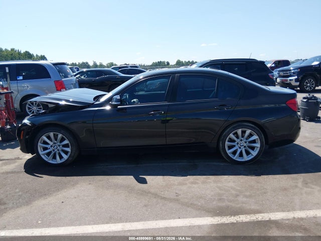 45999691 :رقم المزاد ، WBA8A9C53JAD26933 vin ، 2018 Bmw 320i مزاد بيع