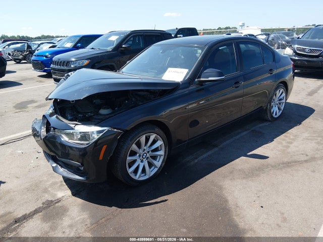 45999691 :رقم المزاد ، WBA8A9C53JAD26933 vin ، 2018 Bmw 320i مزاد بيع